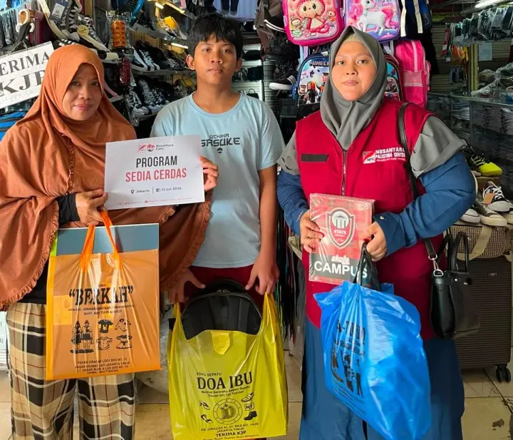 Penerima bantuan perlengkapan sekolah Program Sedia Cerdas