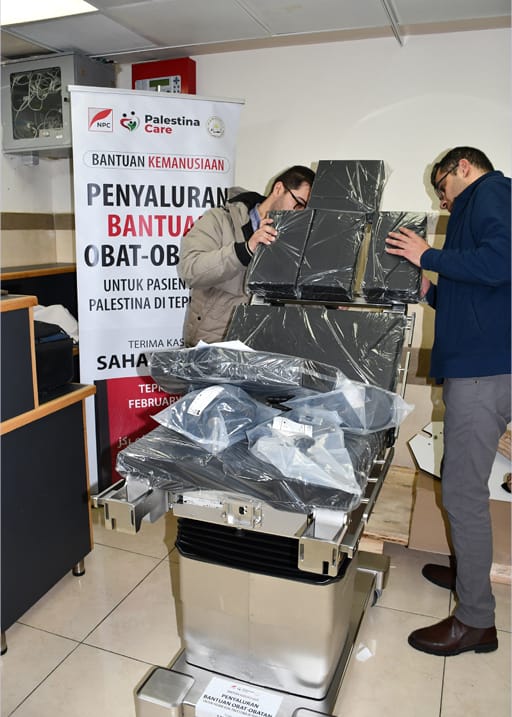 Meja operasi bantuan NPC untuk pasien di Tepi Barat